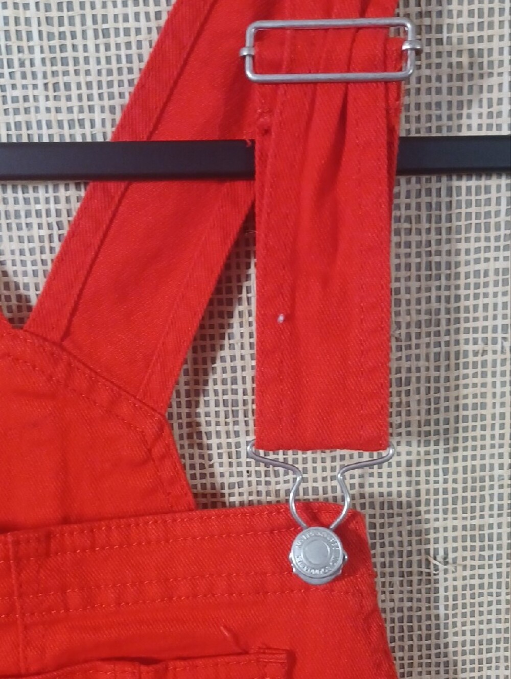 No Boundaries Red Denim Short Overalls - Picture 4 of 11